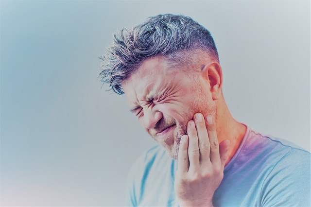 Rágóízületi gyulladás (TMJ): tünetek és kezelés | Oral-B