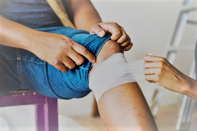 húzó láb térdfájdalom hogyan kell kezelni a térdfájdalmat